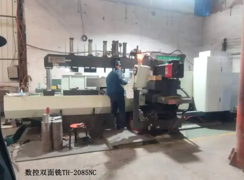Fresadora de dupla face CNC