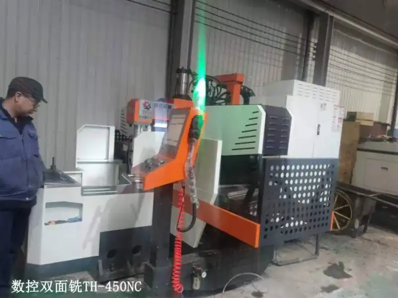 Fresadora de dupla face CNC