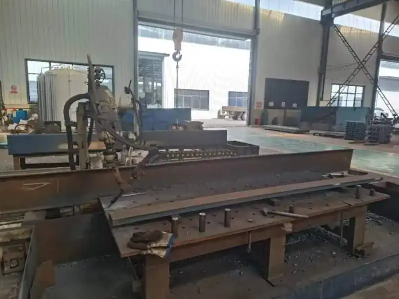 Biseladora automática de avanço