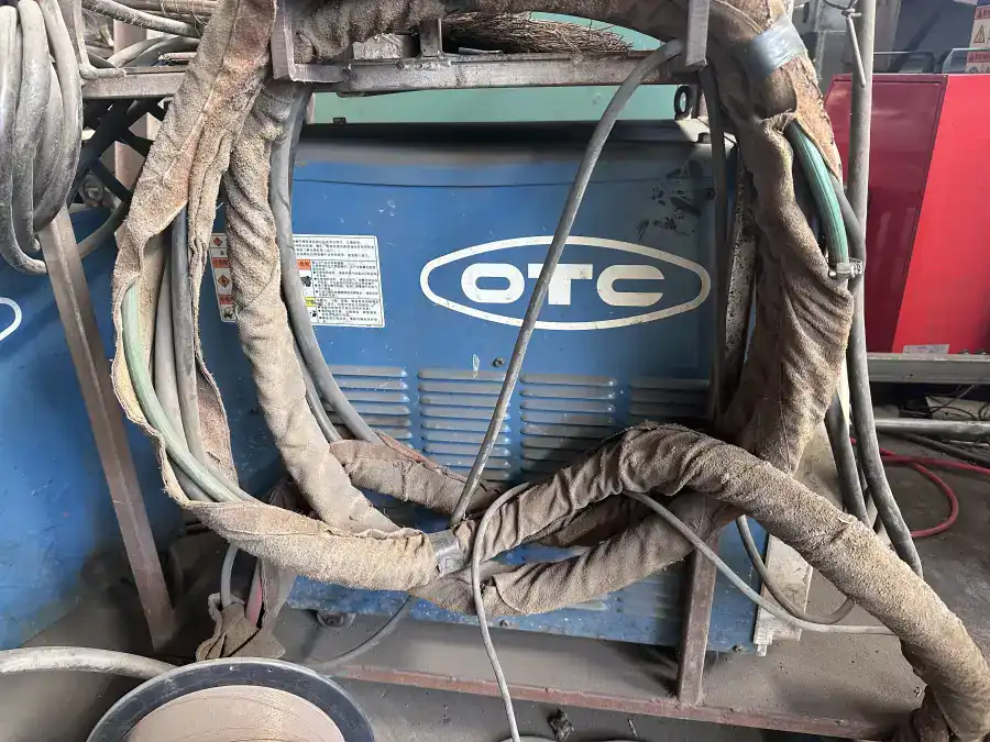 Máquina de solda com gás CO2